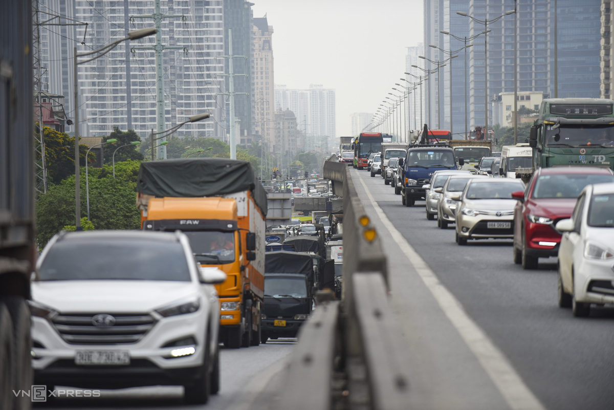 Quá tải hạ tầng nội đô Hà Nội: Đầu tư cho hạ tầng là giải pháp